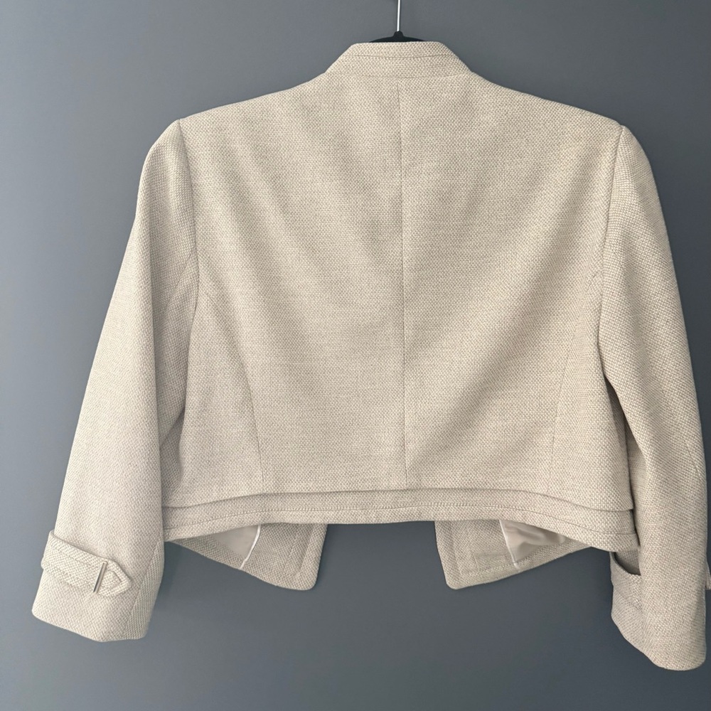 Beautiful linen jacket! - Picture 6 of 6